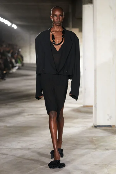 Look 11